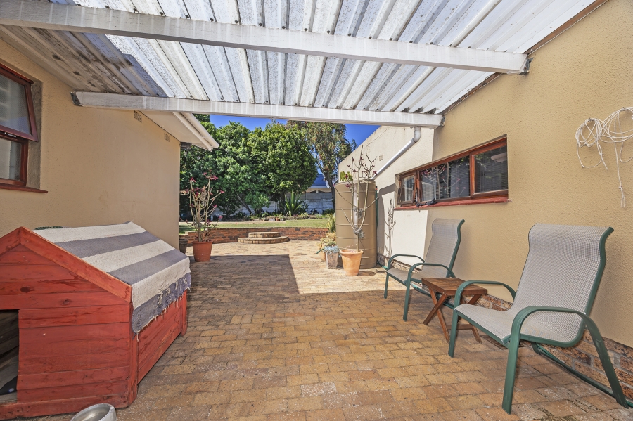 4 Bedroom Property for Sale in Kenridge Western Cape